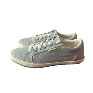 Taos Gray Canvas Sneakers Size 8W